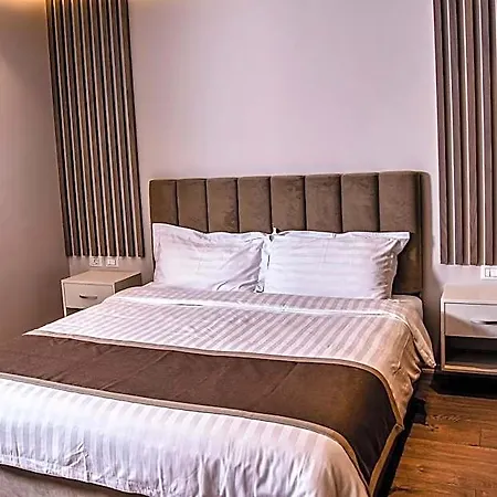 Vh Broadway Τίρανα