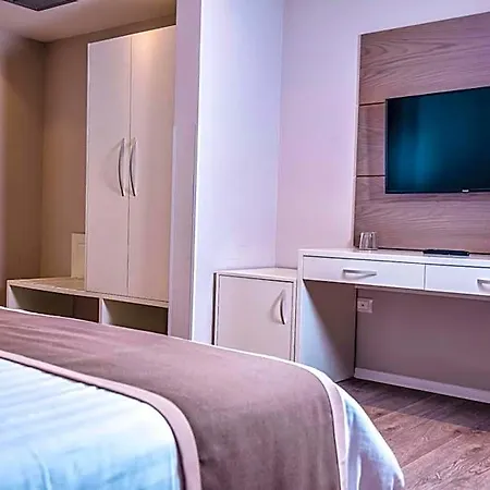 Vh Broadway 4* Τίρανα