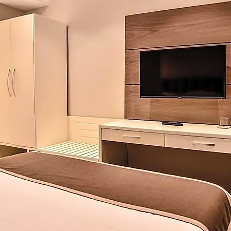 Ξενοδοχείο Vh Broadway 4*