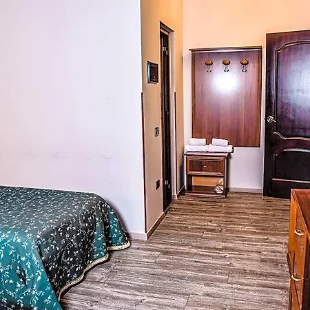 Vh Broadway Hotel 4*